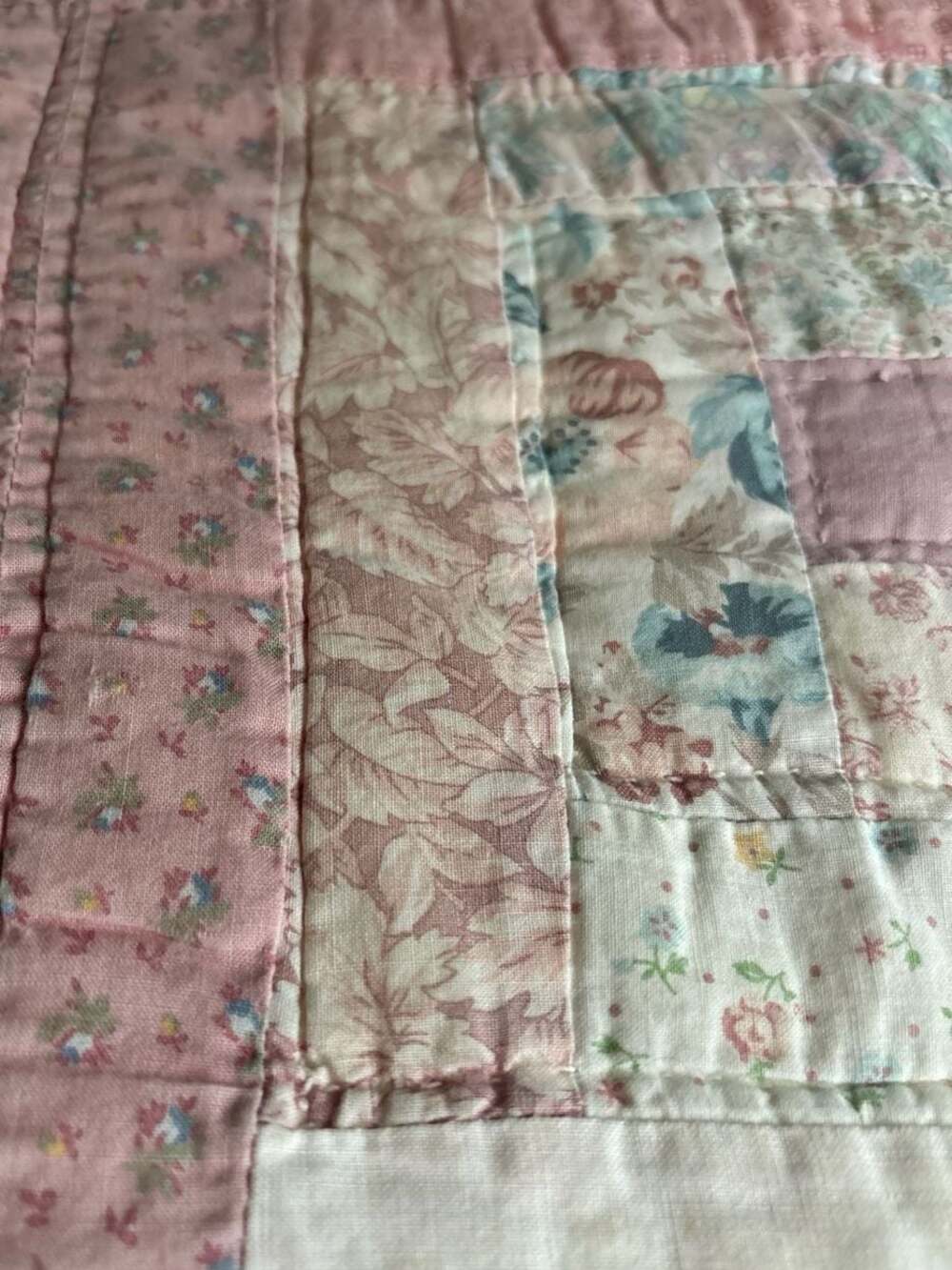 Vintage Pink Floral Patchwork Log Cabin Quilt Twin 61x80 - Picture 3 of 9